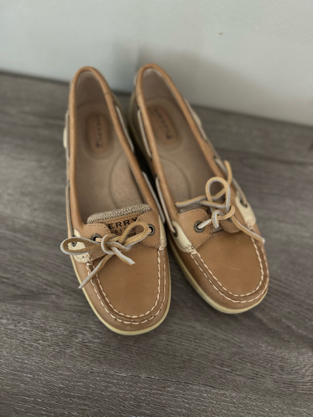Sperry Women's Two-Tone Tan and Cream Moccasin Boat Shoes